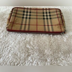 Burberry Cosmetic pouch